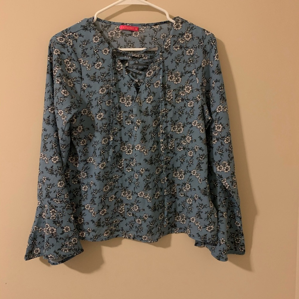 Floral blouse with bell sleeves, lace up neck line